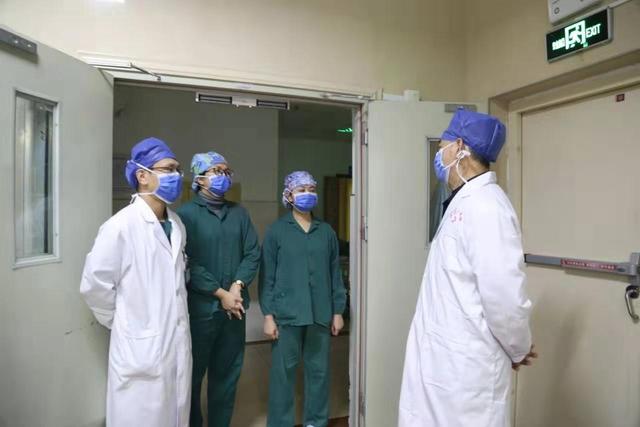 最紅黨旗 最美“逆行” ── 南昌大學第四附屬醫院一線黨員抗擊疫情速寫